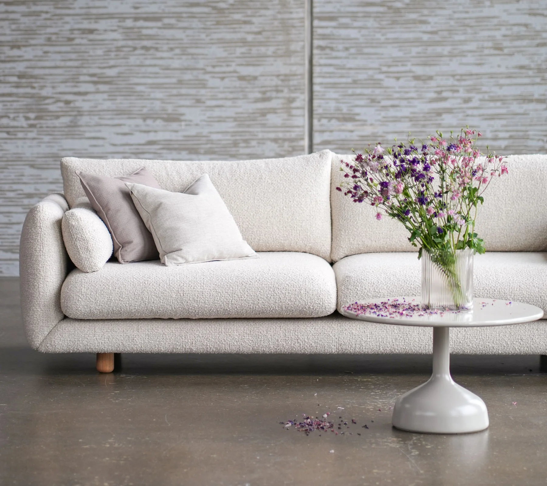 Bloom 3-seater sofa with chaise longue, right and teak legs - Image 7
